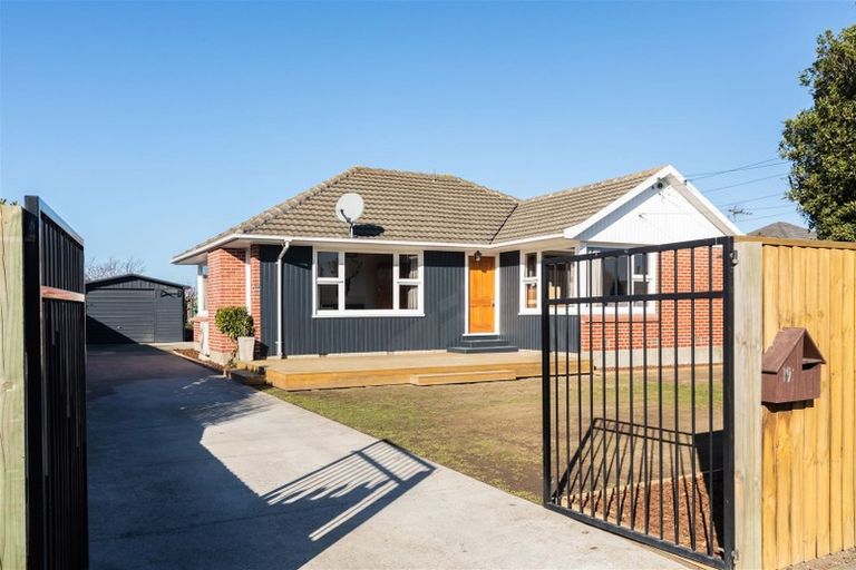 Photo of property in 19 Vivian Street, Burwood, Christchurch, 8083