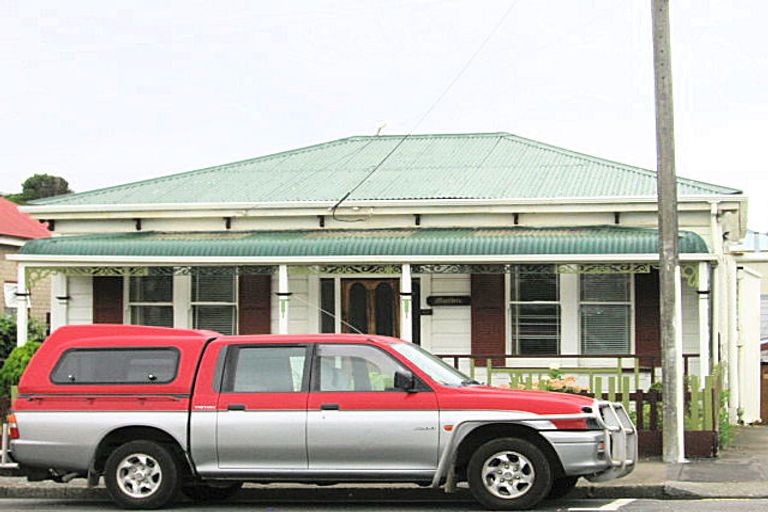 Photo of property in 10 Luxford Street, Berhampore, Wellington, 6023