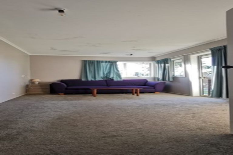 Photo of property in 81 Castor Bay Road, Castor Bay, Auckland, 0620