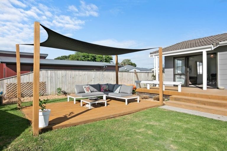 Photo of property in 1 Sandleigh Drive, Athenree, Katikati, 3177