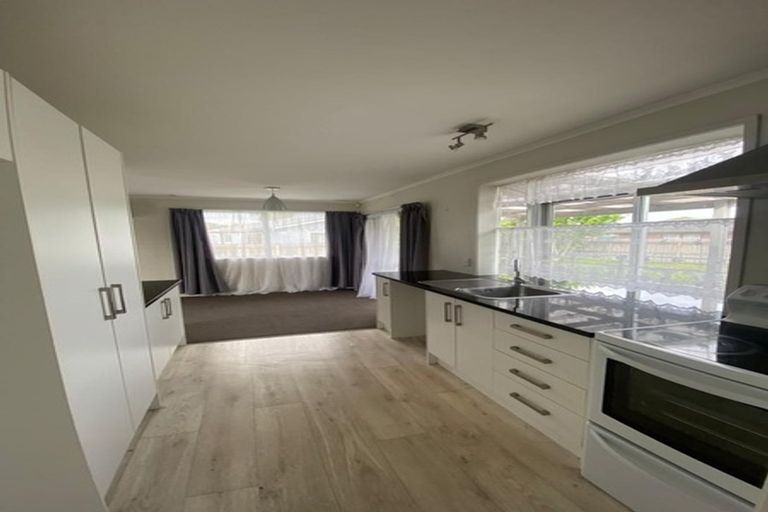 Photo of property in 21 Adel Place, Weymouth, Auckland, 2103