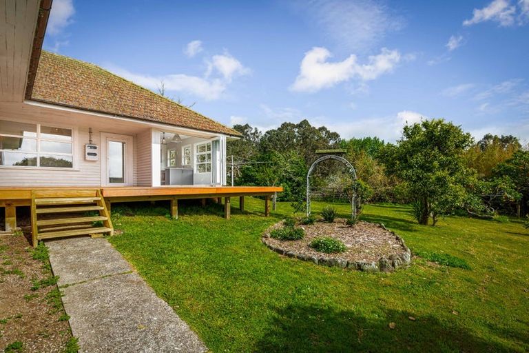 Photo of property in 11 Durey Road, Dairy Flat, Albany, 0792