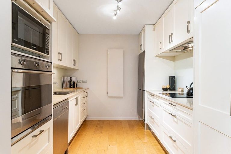 Photo of property in Aqua, 6/74 Oriental Parade, Oriental Bay, Wellington, 6011