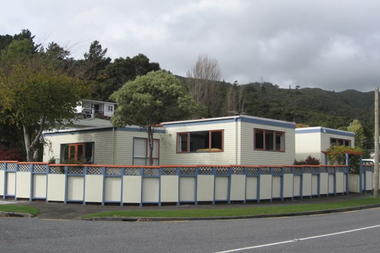 Photo of property in 51 Horoeka Street, Stokes Valley, Lower Hutt, 5019