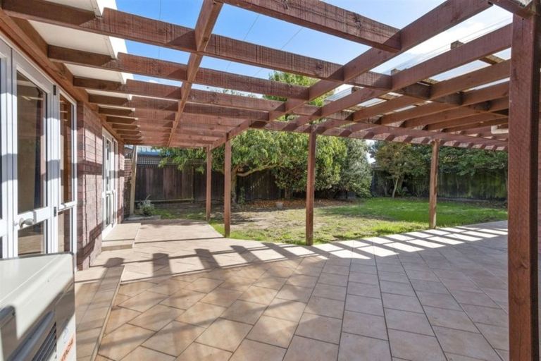 Photo of property in 33 Kirsten Place, Parklands, Christchurch, 8083