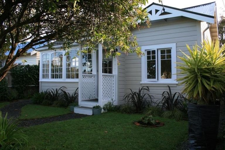 Photo of property in 14 Kauri Street, Eastbourne, Lower Hutt, 5013