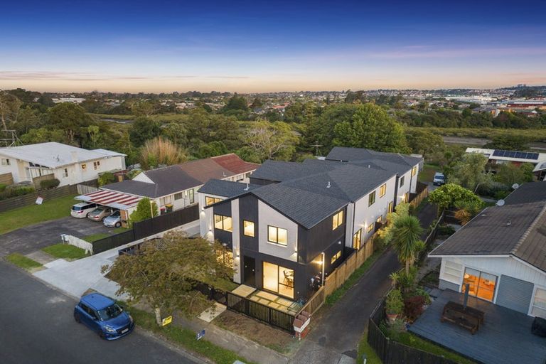 Photo of property in 23b Wanaka Place, Pakuranga Heights, Auckland, 2010