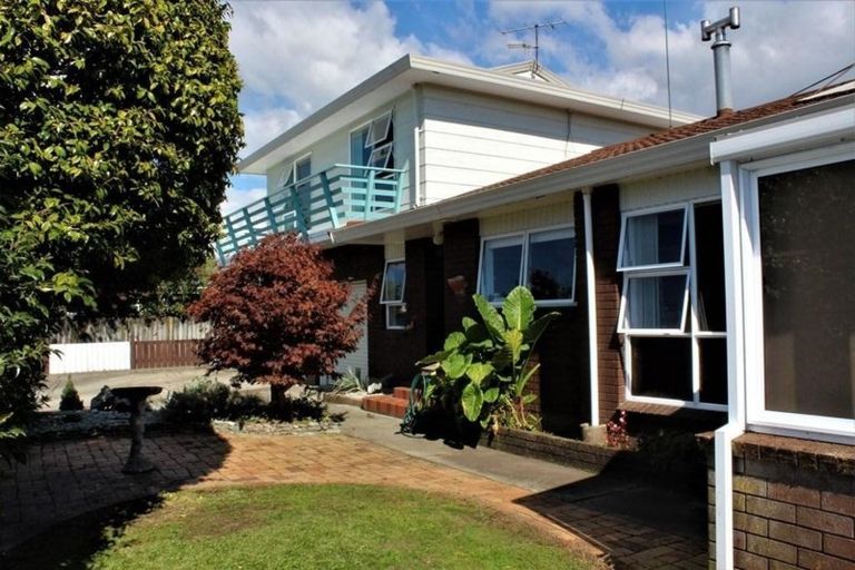 Photo of property in 19 Feary Crescent, Takaka, 7110