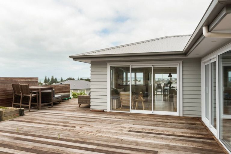 Photo of property in 53a Braemar Road, Castor Bay, Auckland, 0620