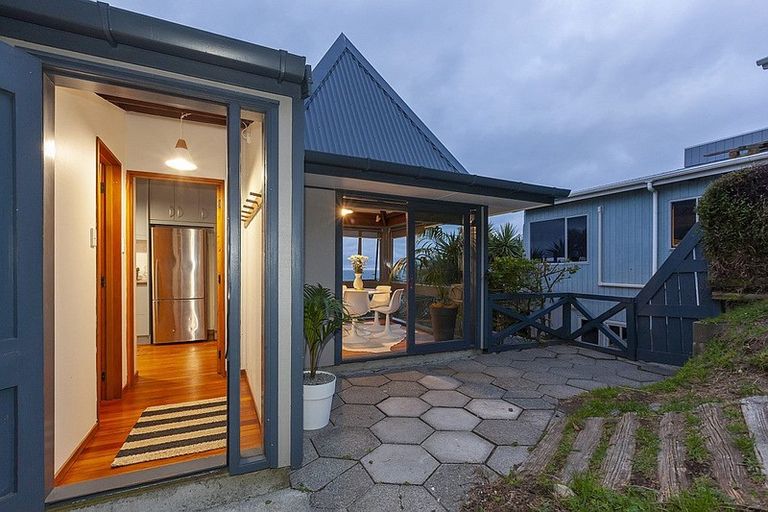 Photo of property in 62 The Parade, Paekakariki, 5034