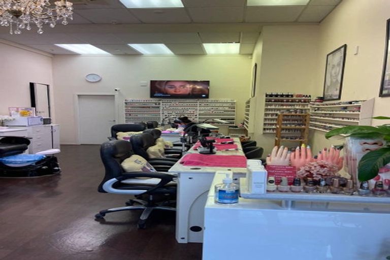 Photo of property in 18 Panama Street, Martinborough, 5711