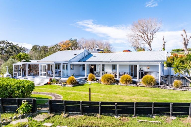 Photo of property in 956 Oneriri Road, Kaiwaka, 0573