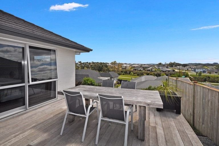 Photo of property in 54 Madison Terrace, Silverdale, 0932