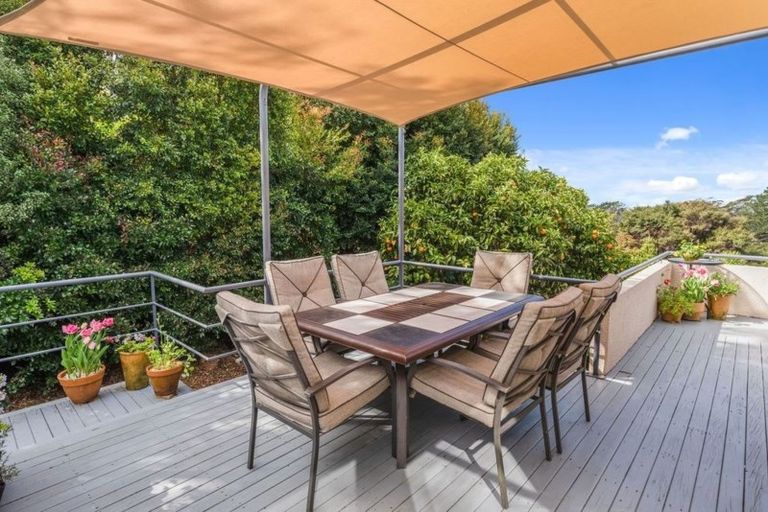 Photo of property in 23 Ngarahana Avenue, Paremoremo, Auckland, 0632