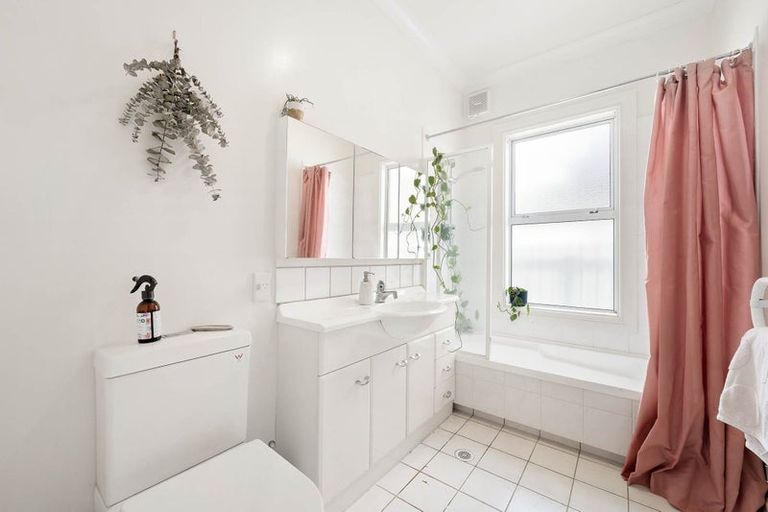 Photo of property in 18a Hill Street, Thorndon, Wellington, 6011