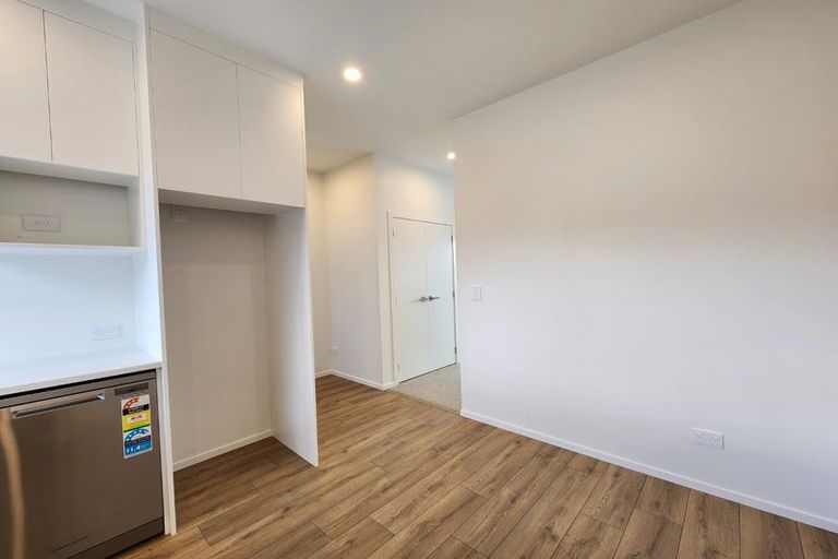 Photo of property in 7/28 Westgate Drive, Westgate, Auckland, 0614