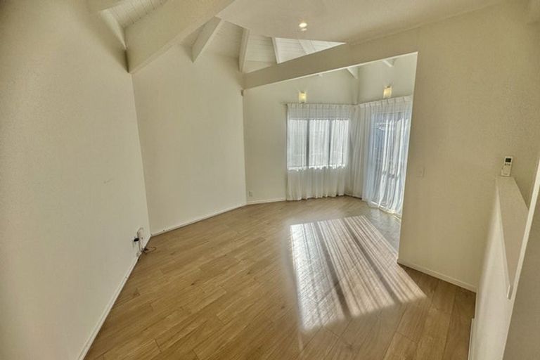 Photo of property in 1/12 Masefield Street, Cockle Bay, Auckland, 2014