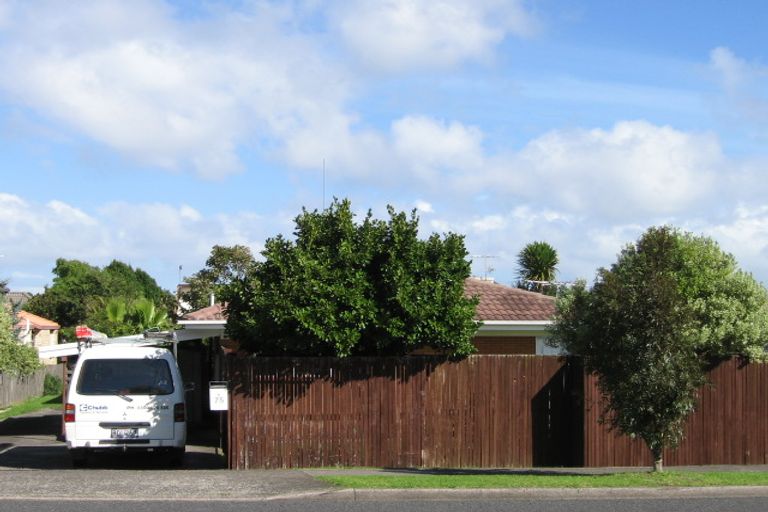 Photo of property in 1/75 Butley Drive, Farm Cove, Auckland, 2012