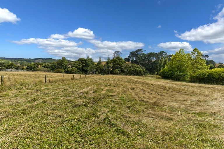 Photo of property in 429 Waitoki Road, Waitoki, Silverdale, 0994