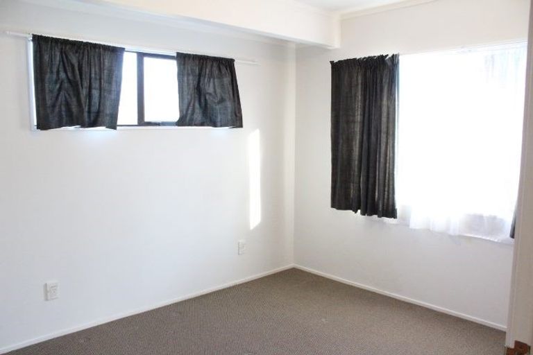 Photo of property in 2/181 Pigeon Mountain Road, Half Moon Bay, Auckland, 2012