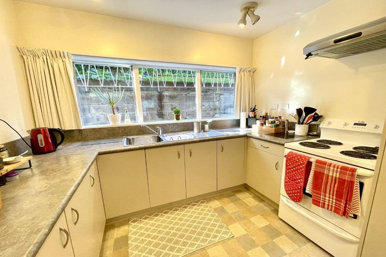 Photo of property in 3/88 Lake Road, Northcote, Auckland, 0627