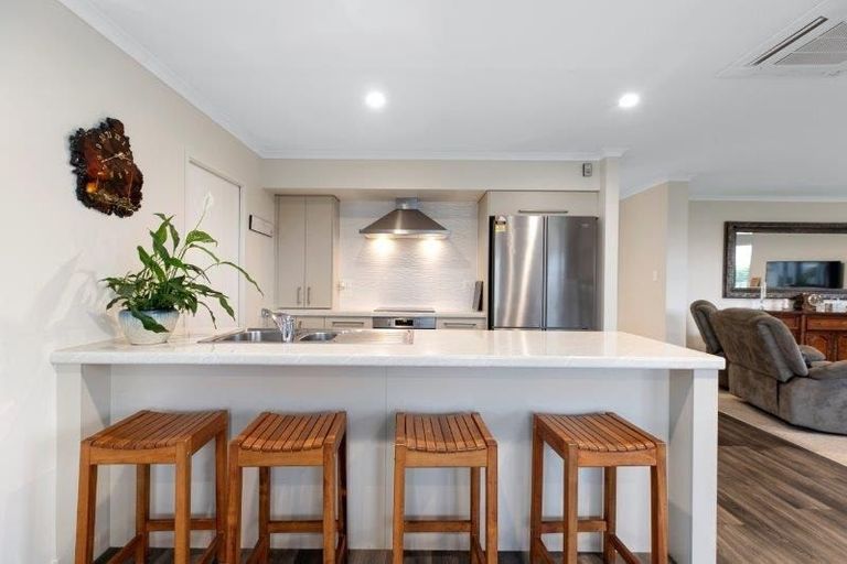 Photo of property in 2 Dayna Avenue, Ohauiti, Tauranga, 3112