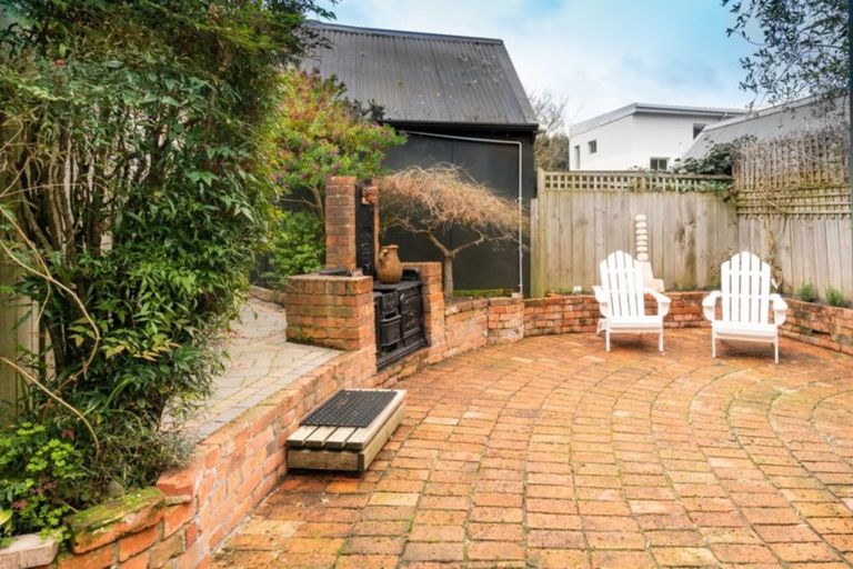 Photo of property in 8 Saint Mary Street, Thorndon, Wellington, 6011