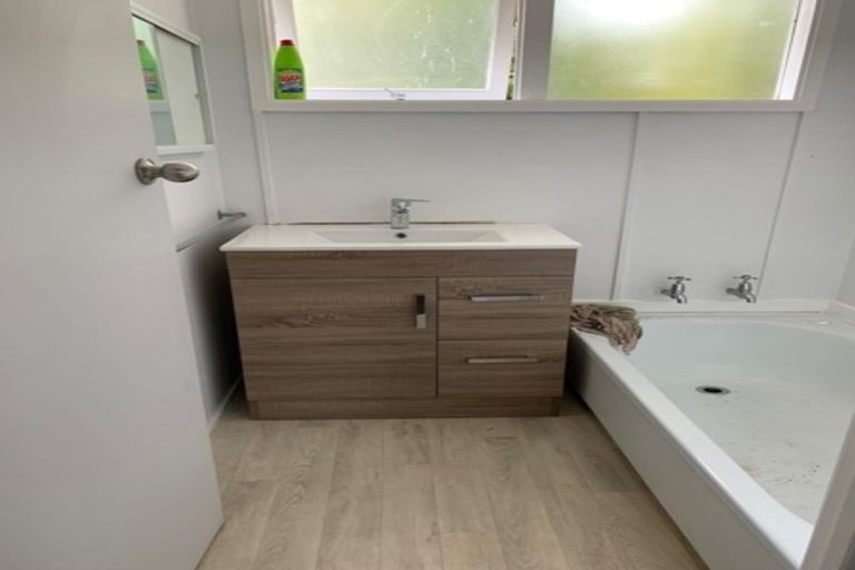 Photo of property in 1/114 Verran Road, Birkdale, Auckland, 0626