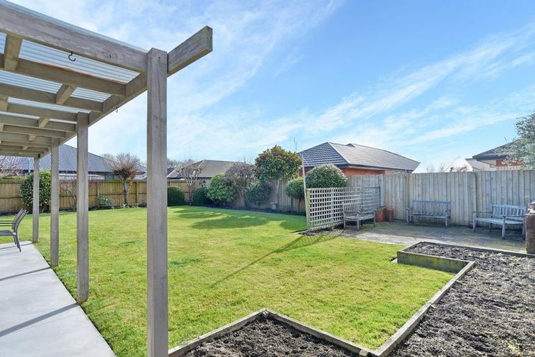 Photo of property in 8 Sheraton Place, Redwood, Christchurch, 8051