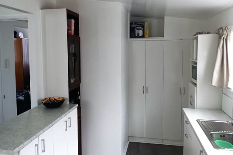 Photo of property in 13 Pakington Street, Westport, 7825