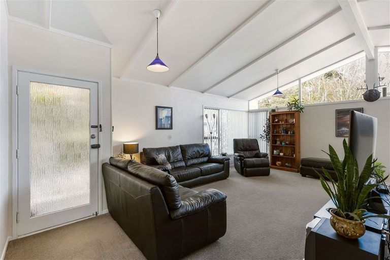 Photo of property in 64 Tamahere Drive, Glenfield, Auckland, 0629