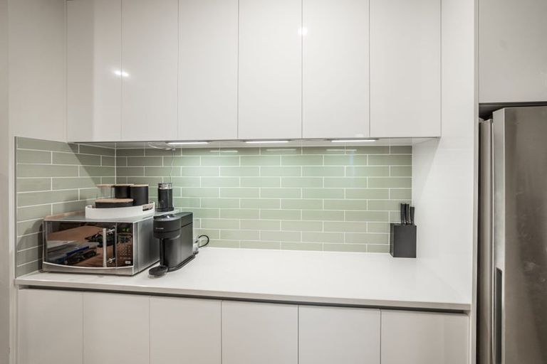 Photo of property in 35 Pohewa Road, Silverdale, 0932