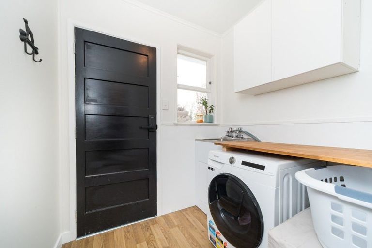 Photo of property in 17 Alexander Street, Awapuni, Palmerston North, 4412