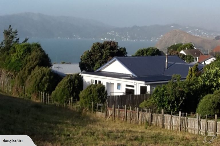 Photo of property in 130 Pikarere Street, Titahi Bay, Porirua, 5022