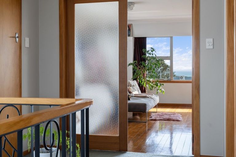 Photo of property in 14 Barrett Street, Westown, New Plymouth, 4310