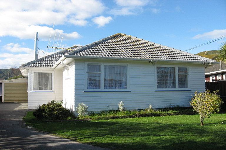 Photo of property in 7 Whitehall Street, Wainuiomata, Lower Hutt, 5014