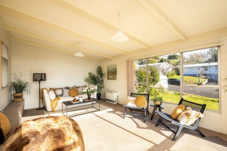 Photo of property in 108 Riversdale Drive, Merrilands, New Plymouth, 4312