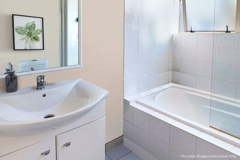 Photo of property in 28 Millennial Way, Orewa, 0931