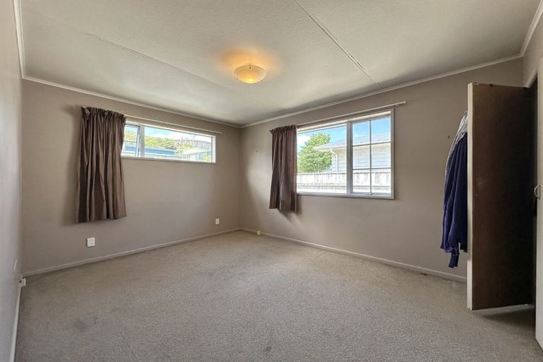 Photo of property in 20 Robson Street, Stokes Valley, Lower Hutt, 5019