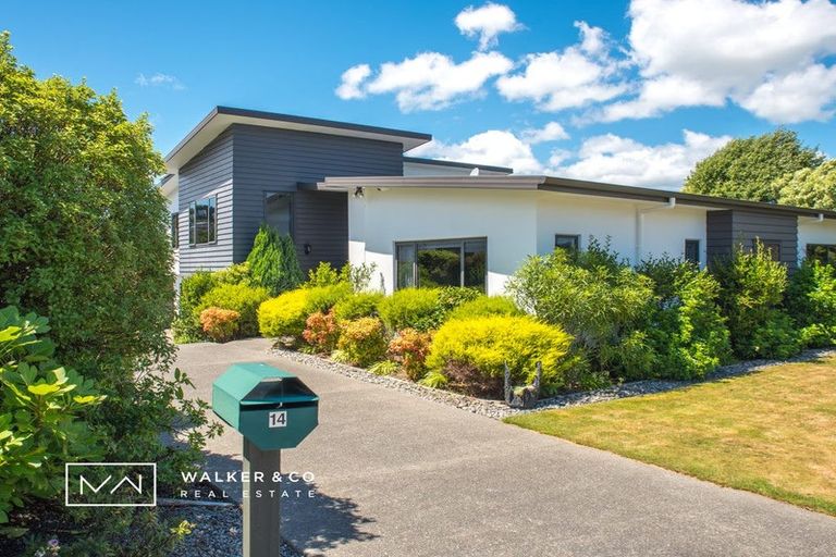 Photo of property in 14 Cosgrove Rise, Riverstone Terraces, Upper Hutt, 5018