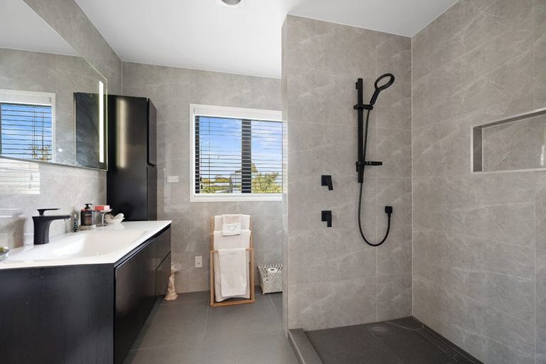 Photo of property in 216 Riverhead Road, Kumeu, 0892