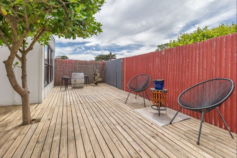 Photo of property in 15 Rangitane Street, Himatangi Beach, Foxton, 4891
