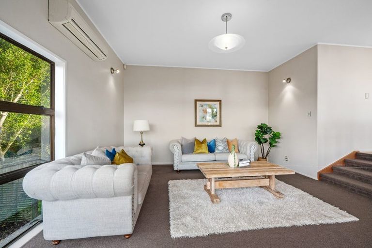 Photo of property in 29 Calypso Place, Rothesay Bay, Auckland, 0630