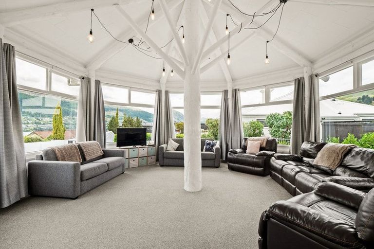 Photo of property in 25 Oregon Drive, Kelvin Heights, Queenstown, 9300