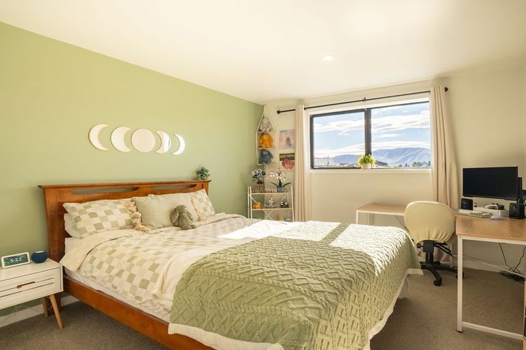 Photo of property in 1 Tussock Crescent, Twizel, 7901