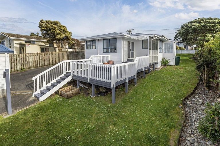 Photo of property in 43 Waiuta Street, Titahi Bay, Porirua, 5022