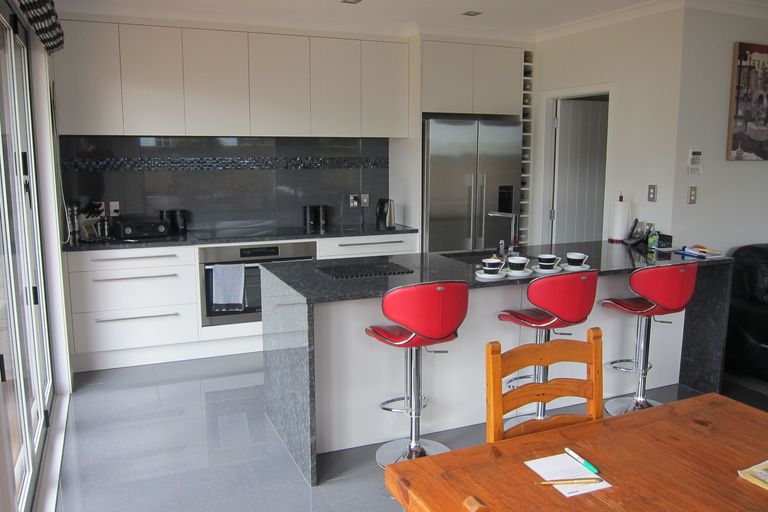 Photo of property in 35 Union Street, Hokowhitu, Palmerston North, 4410
