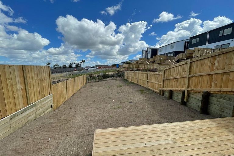 Photo of property in 3b Putiputi Way, Papakura, 2110