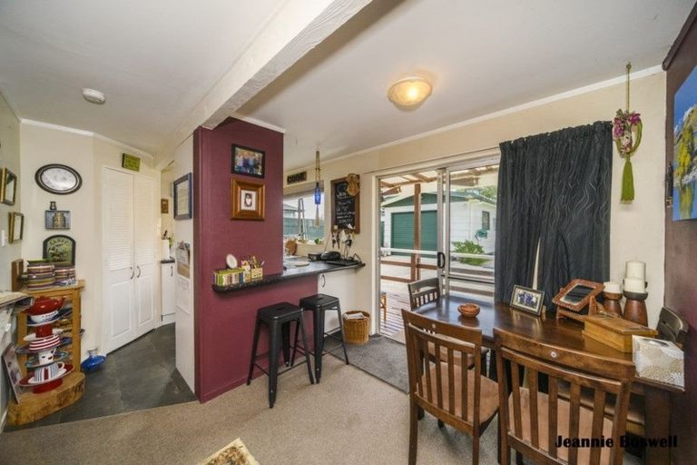 Photo of property in 50 Rhodes Drive, Kelvin Grove, Palmerston North, 4414