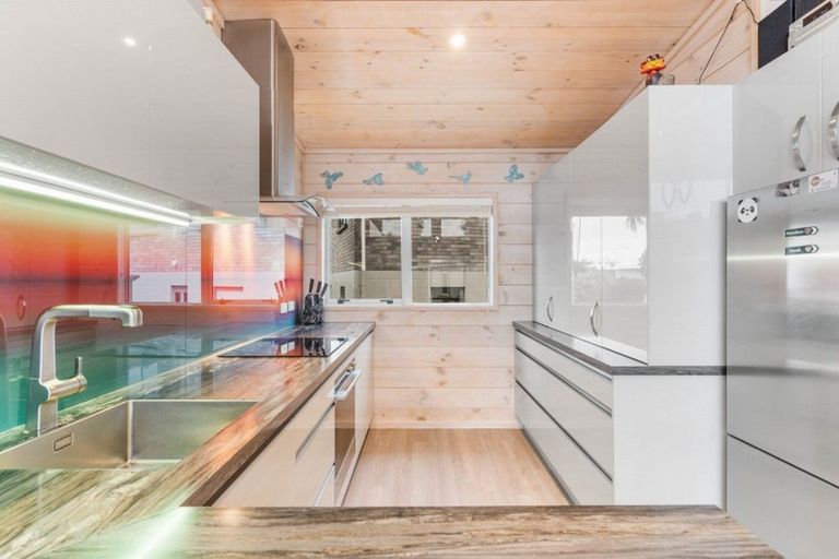 Photo of property in 5a Tuna Place, Whiritoa, Whangamata, 3691